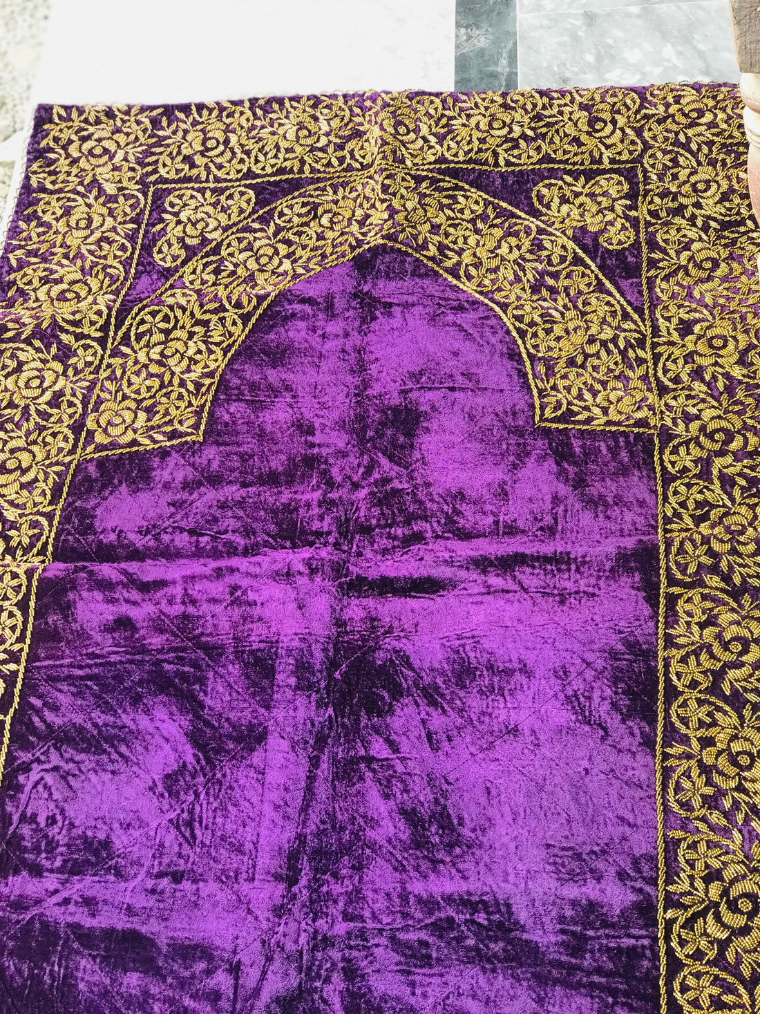 Purple prayermate